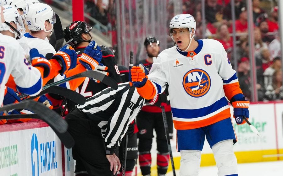 NHL: New York Islanders at Carolina Hurricanes