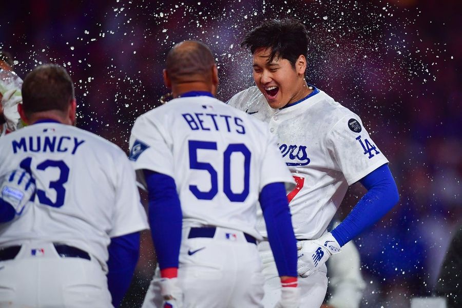 MLB: Atlanta Braves at Los Angeles Dodgers