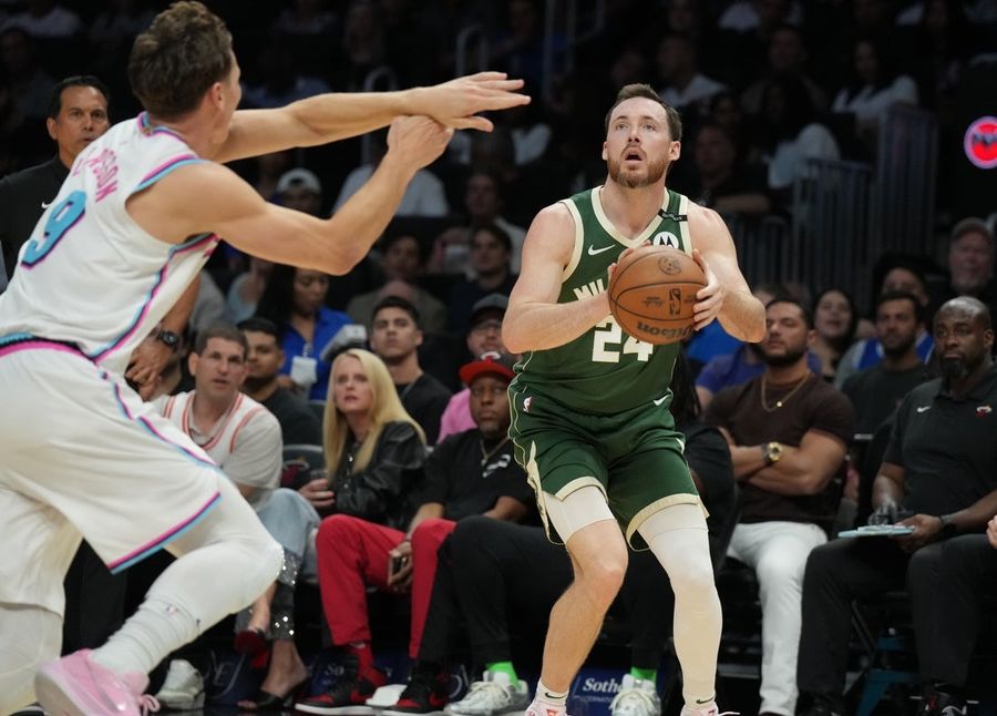 Pat Connaughton's career day guides Bucks past Pistons