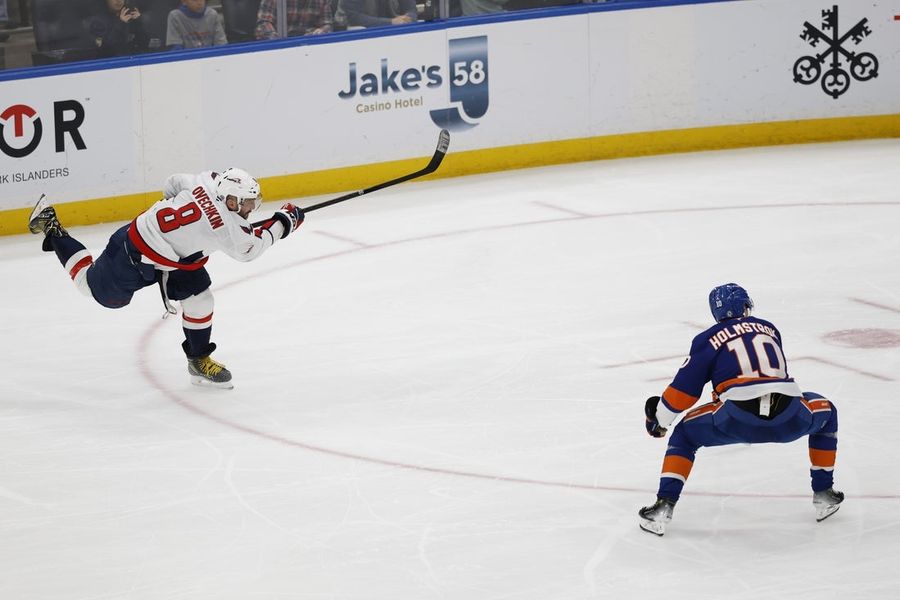 NHL: Washington Capitals at New York Islanders