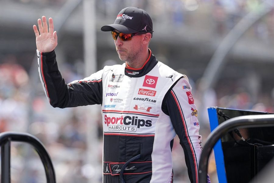 Denny Hamlin signs multiyear extension with JGR