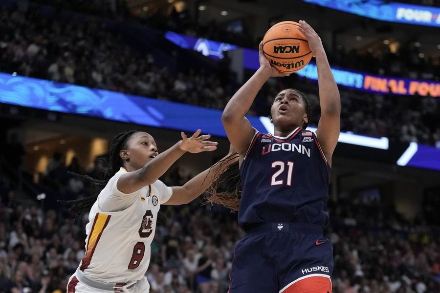 Women's hoops powers UConn, South Carolina meet again in Final Four
