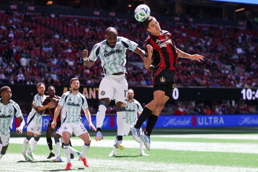 Carles Gil converts PK as Revolution defeat Atlanta United