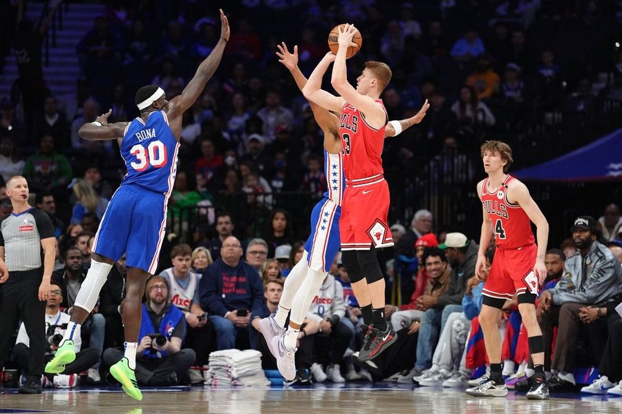 Kevin Huerter helps Bulls roll past 76ers