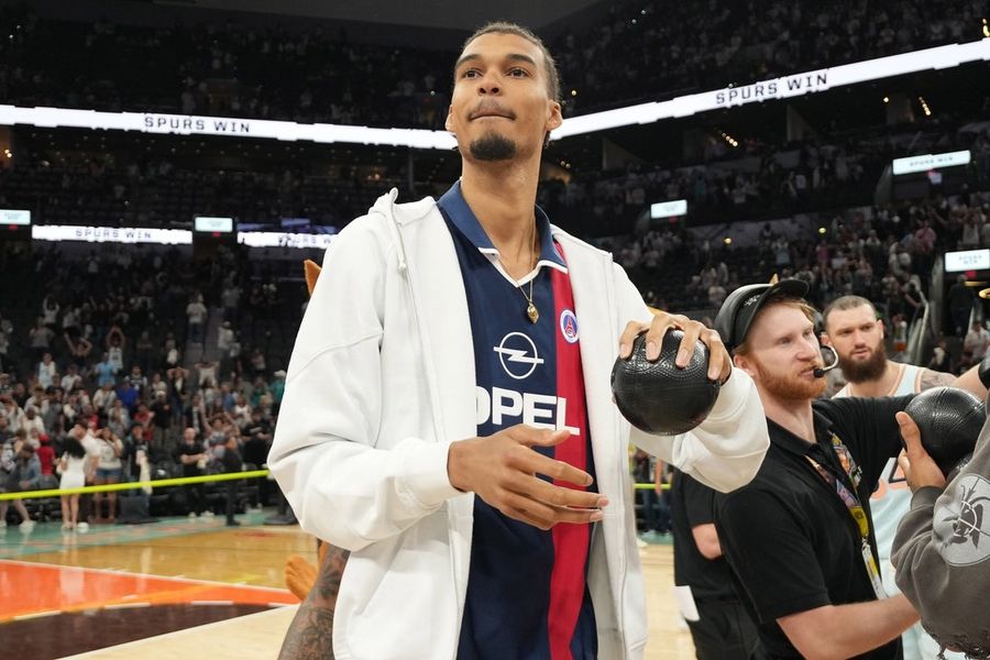 NBA: Toronto Raptors at San Antonio Spurs