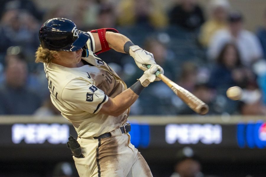 MLB: Chicago White Sox at Minnesota Twins