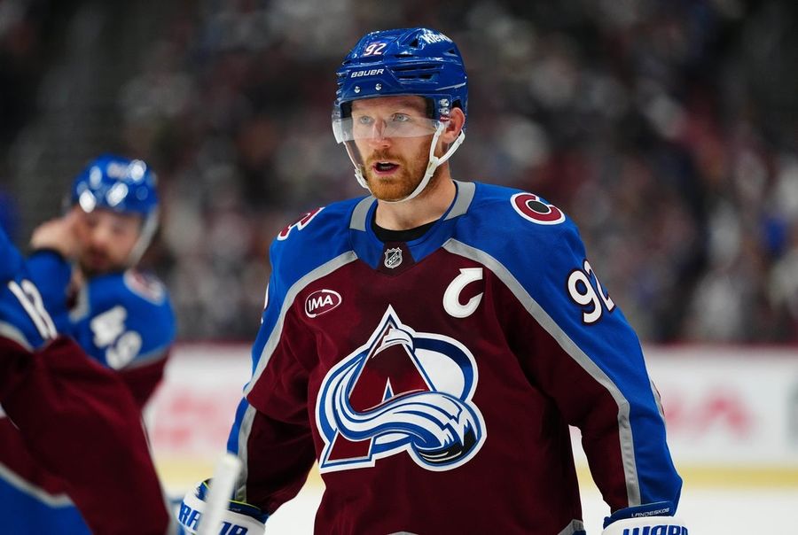 Gabriel Landeskog scores 1st goal nearly 3 years as Avalanche down Stars