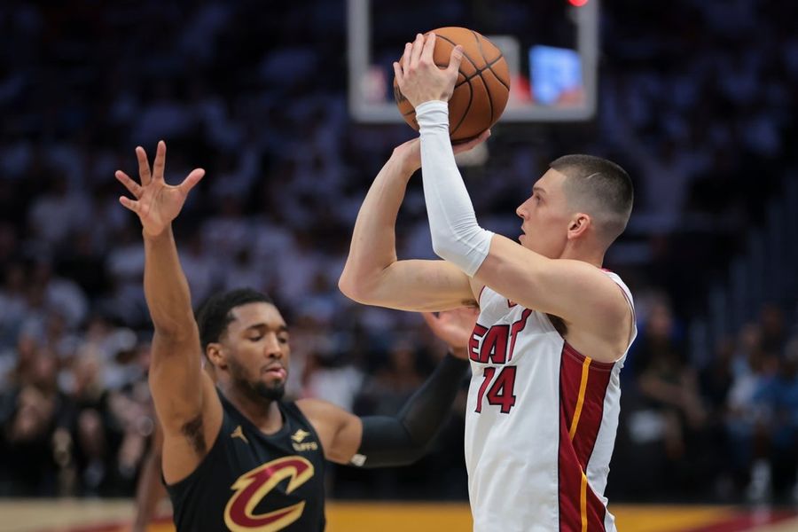NBA: Playoffs-Cleveland Cavaliers at Miami Heat