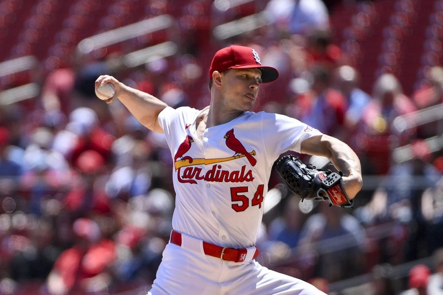 Cardinals blank Pirates, extend win streak to five