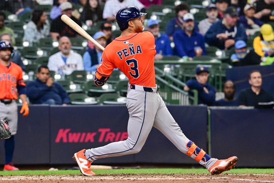 Deadspin | Jeremy Pena, Astros aim for fast start against Reds