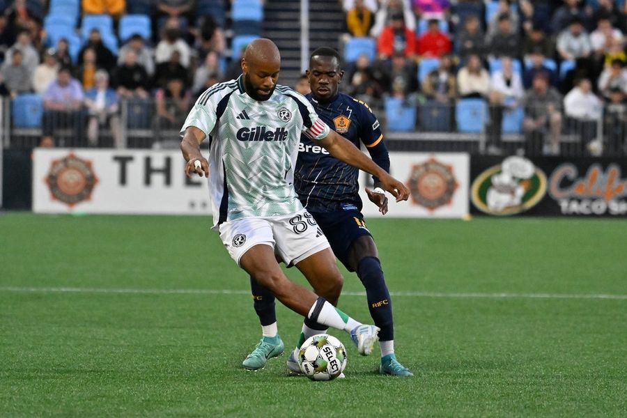 Revs re-sign D Andrew Farrell for club-record 14th season