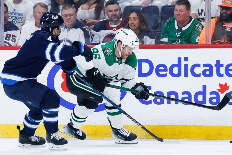 NHL: Stanley Cup Playoff-Dalas Stars in Vinnipag Jets
