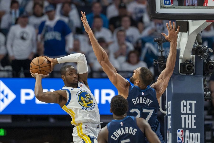 NBA: Playoff-Golden State Warriors at Minnesota Timbervols