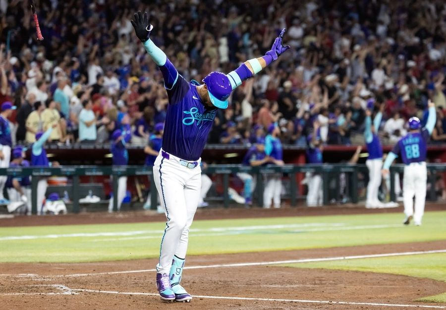 MLB: Los Angeles Dojers in Arizona Diamondback