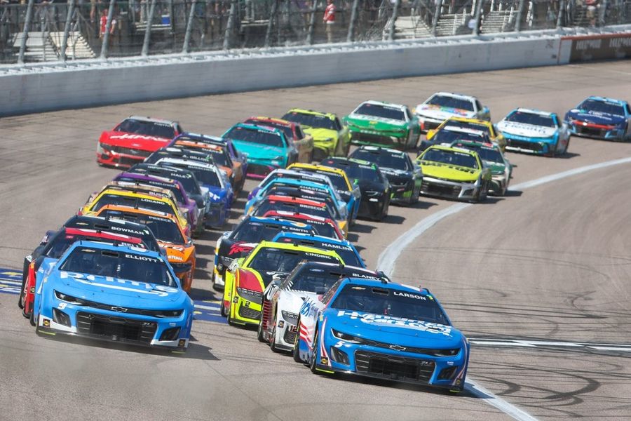 NASCAR: AdventHealth 400