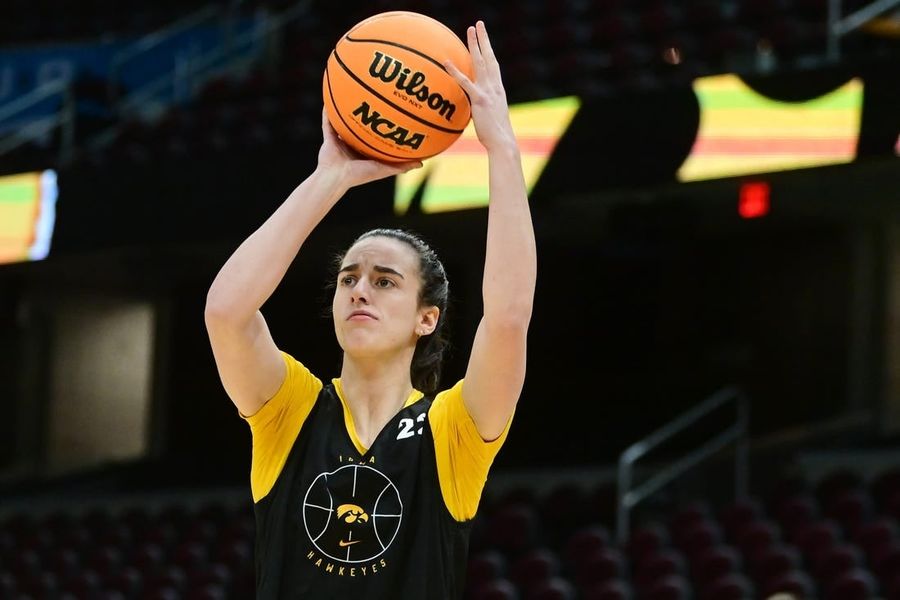 Women's Final Four: UConn-Iowa Preview, Props &amp; Trends