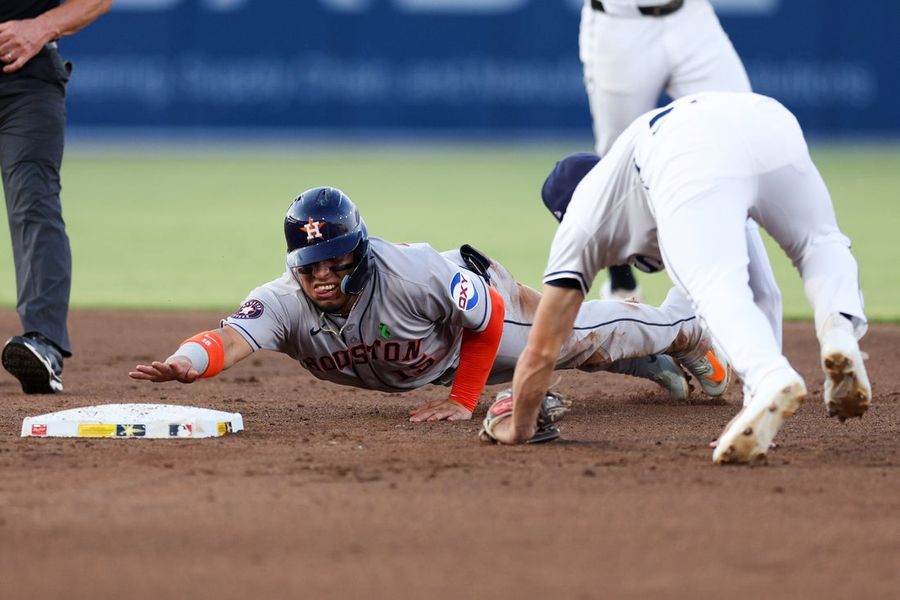 Deadspin | Jake Myers late homer lifts Astros past Rays