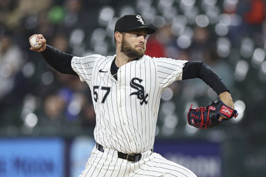 Deadspin | Newly signed Adrian Houser leads White Sox to shutout of M's