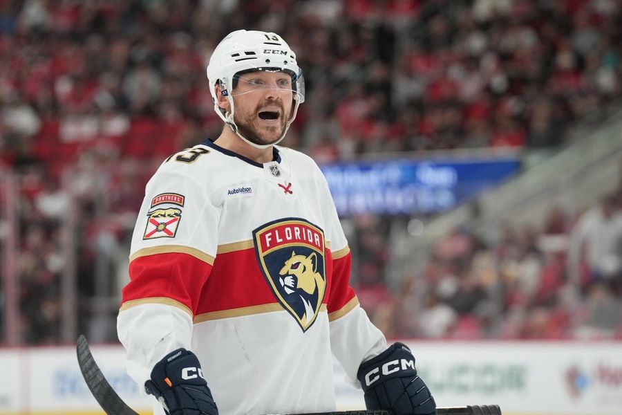 NHL: Stanline Cup Playoff Florida Panthers in Carolina Storm