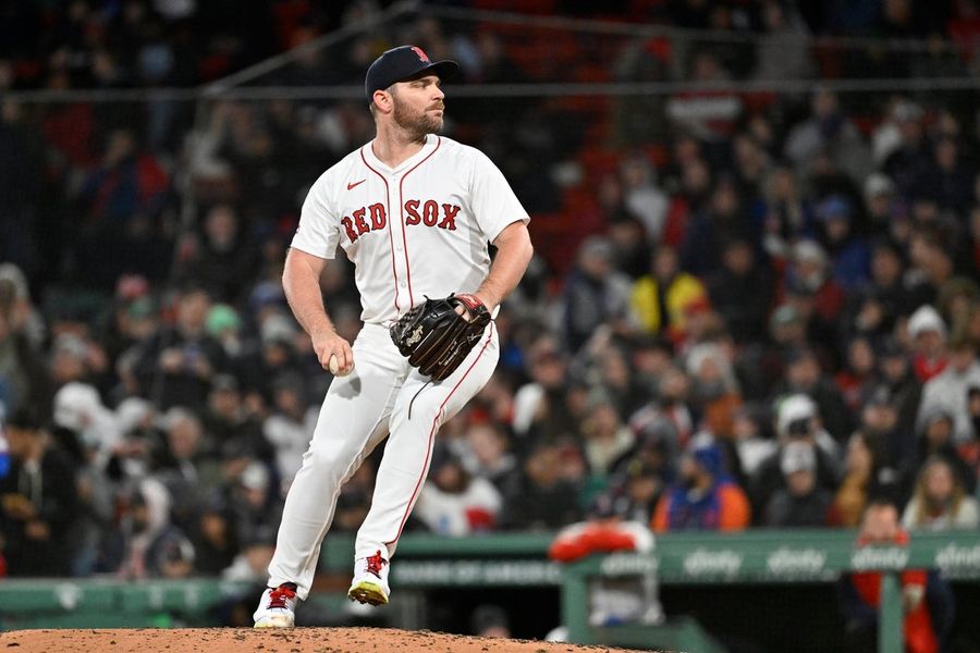 Reports: Cubs sign RHP Liam Hendriks to minor league deal