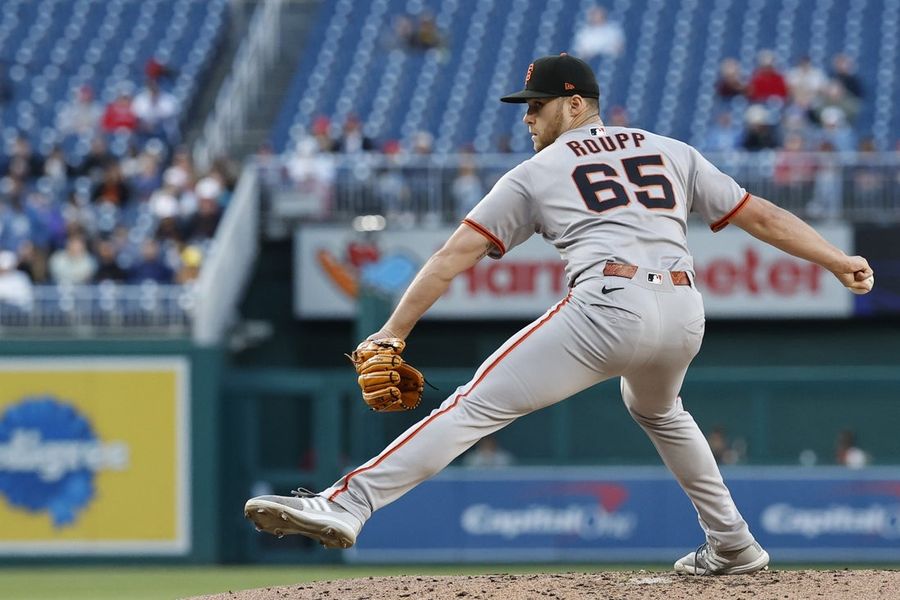 Giants snap Nationals' winning streak in shutout fashion