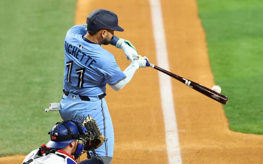 MLB: Toronto Blue Jais in Texas Rangers