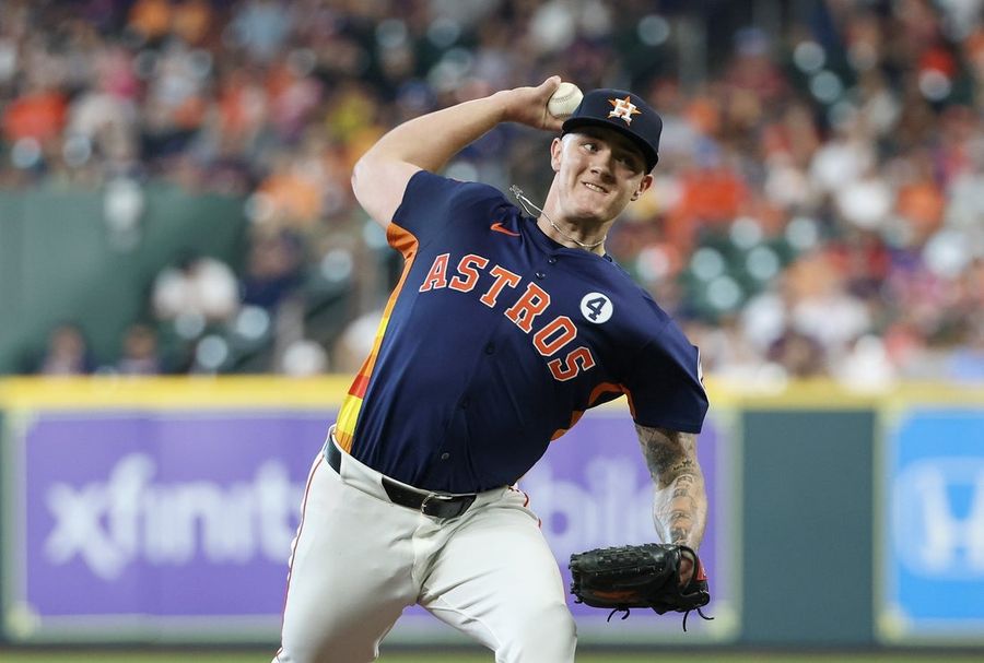 Deadspin | Leading AL in ERA, Astros' Hunter Brown takes on Twins