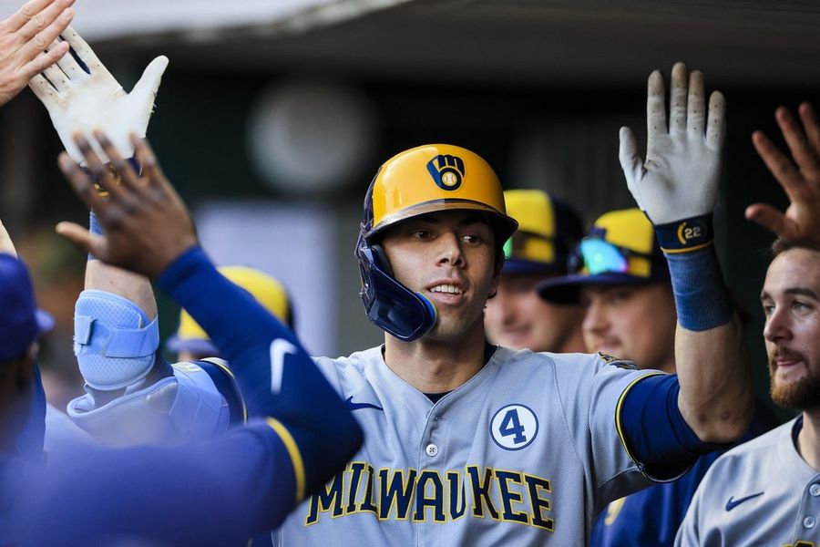 MLB: Milwauki Bruers in Cincinnati Reds