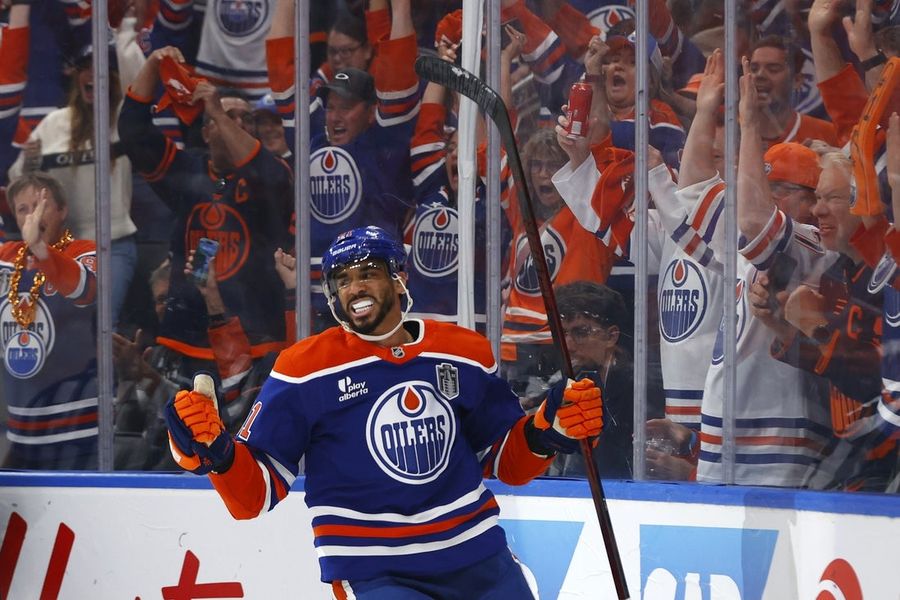 Los Canucks adquieren al nativo de Vancouver Evander Kane de los Oilers