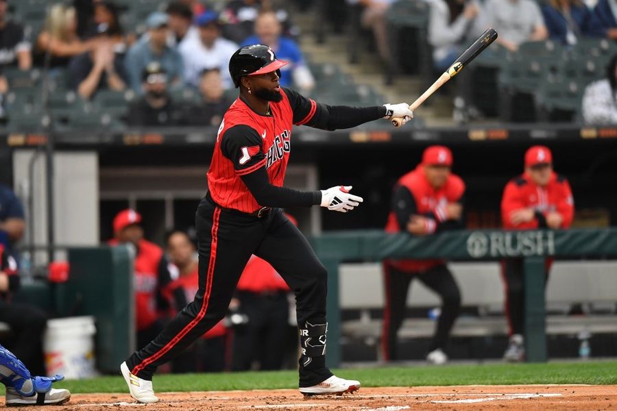Deadspin | Luis Robert Jr. knocks in three to help White Sox beat Royals
