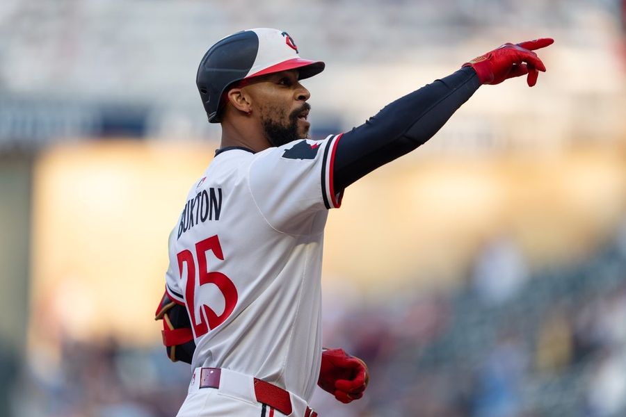MLB: Texas Rangers in Minnesota Twins