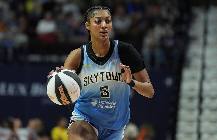 WNBA: Chicago Akash in Connecticut Sun