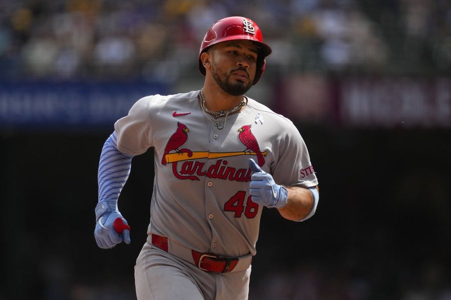 Deadspin | Report: Cardinals' Ivan Herrera (hamstring) out 2-6 weeks