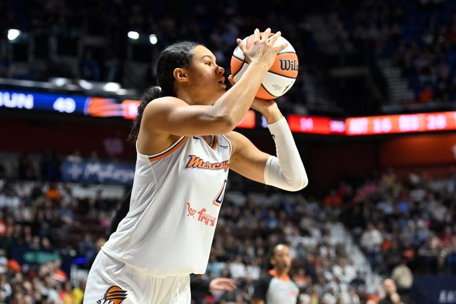 WNBA: Phoenix Mercury at Connecticut Sun
