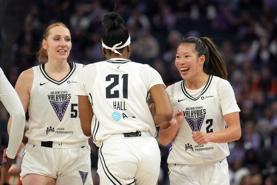 WNBA: Connecticut Sun in Golden State Valkyries
