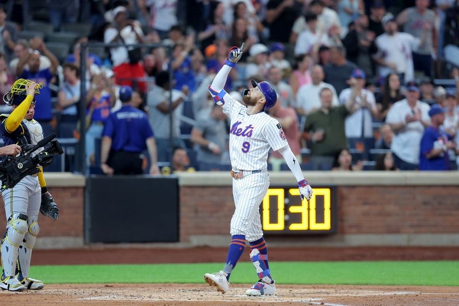 Deadspin | David Peterson ends winless skid; pitches Mets past Brewers