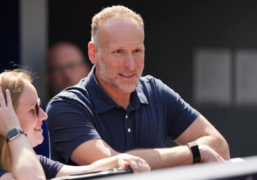 Mark Shapiro assina contrato de 5 anos para permanecer como presidente e CEO dos Jays.