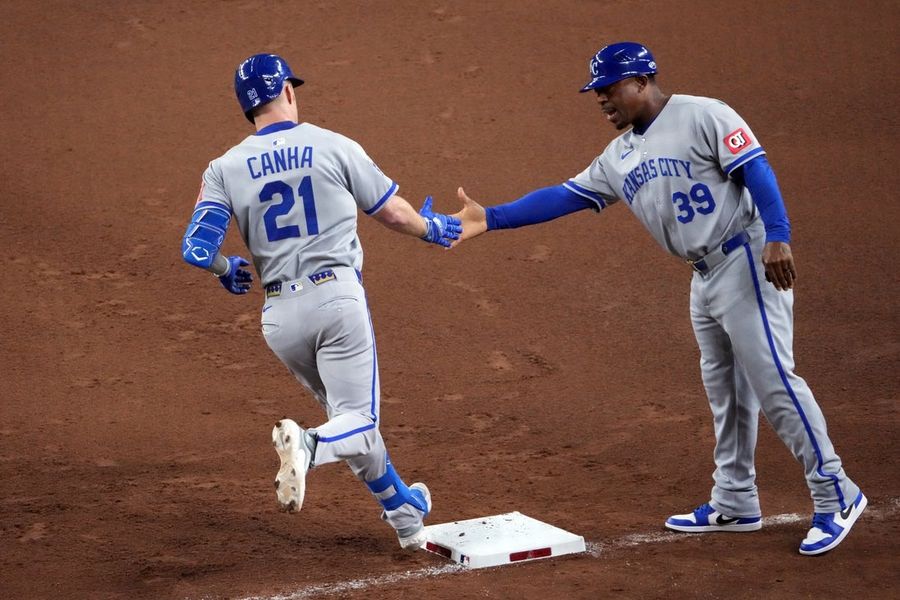 MLB: Arizona Diamondback in Canus City Royals