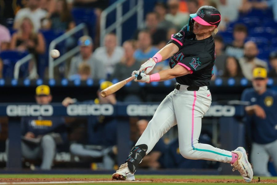 MLB: Milwauki Bruers in Miami Marlins