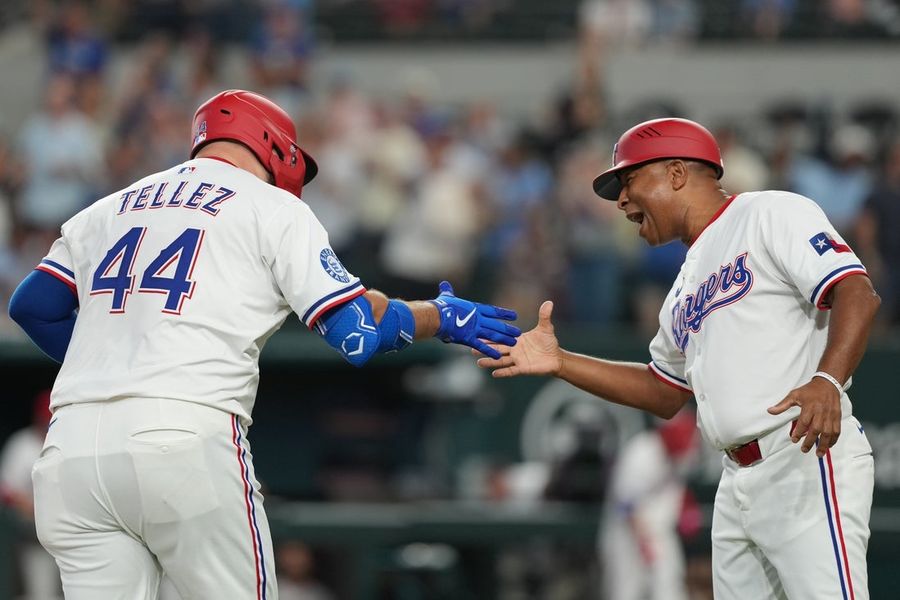 Deadspin | New Ranger Rowdy Tellez keys win over Tigers with HR