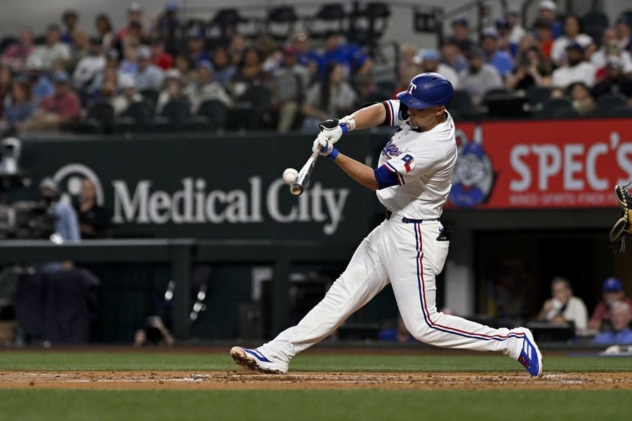 Deadspin | Jon Gray wins in season debut as Rangers sweep Athletics
