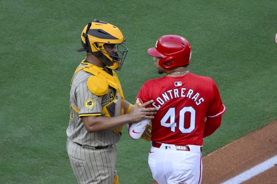 Miles Mikolas leads Cardinals to shutout of Padres