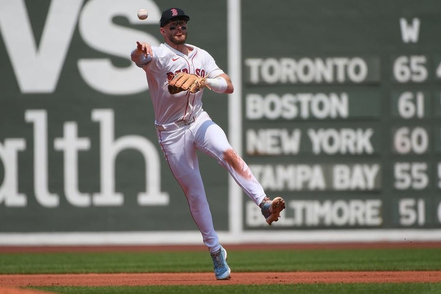 Six-run inning helps Red Sox complete sweep of Astros