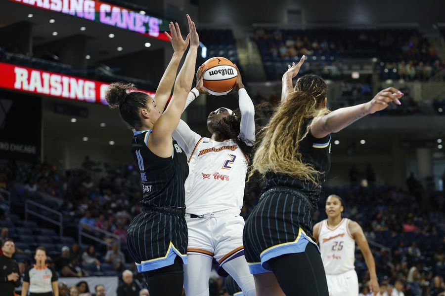 WNBA: Phoenix Mercury at Chicago Sky