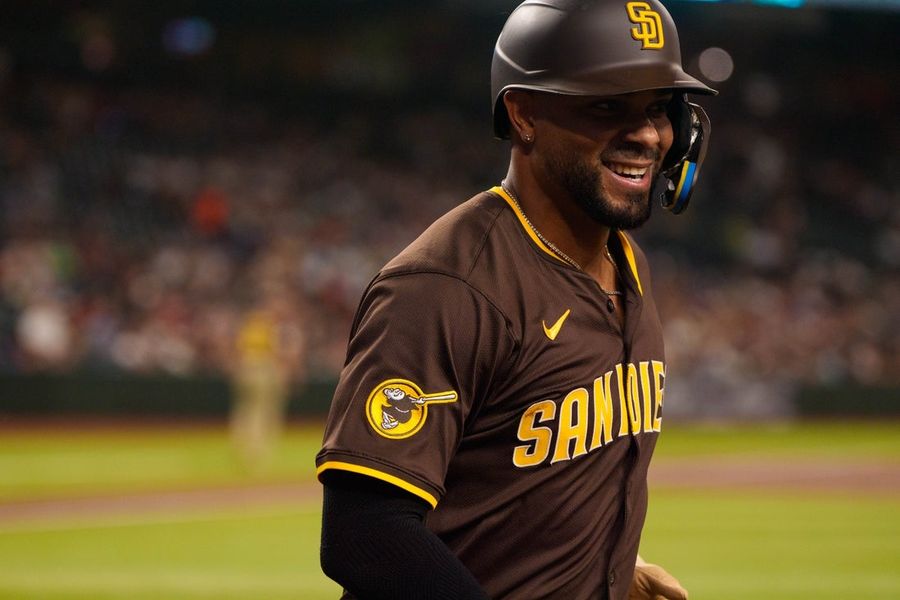 Padres explode for 5 in 11th inning, dump Diamondbacks