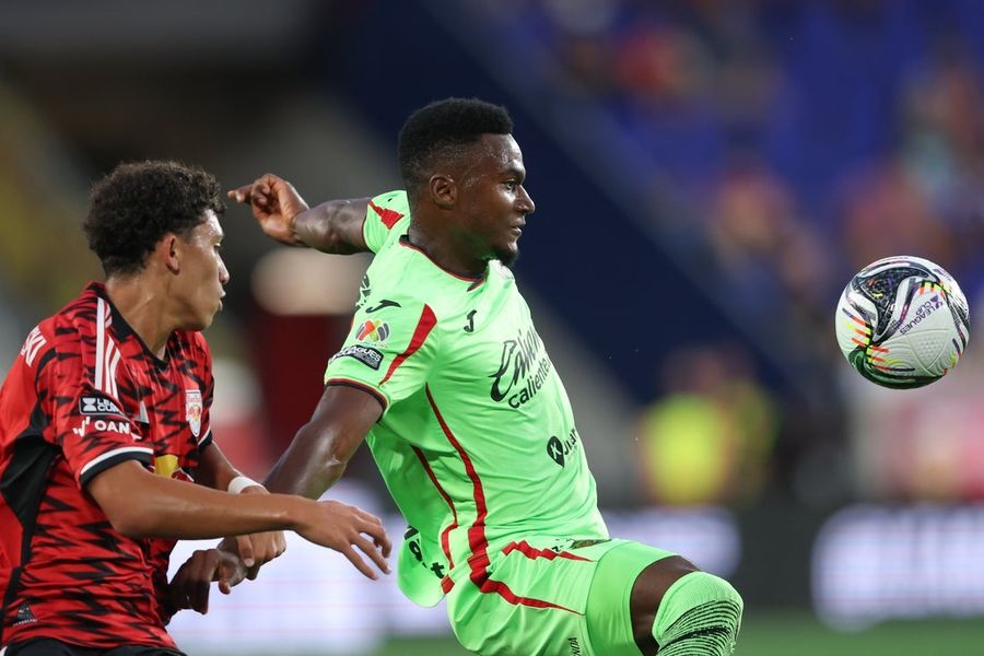 Sporting KC acquire D Moises Mosquera from FC Juarez
