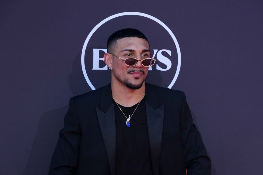Teofimo Lopez captures WBA welterweight title