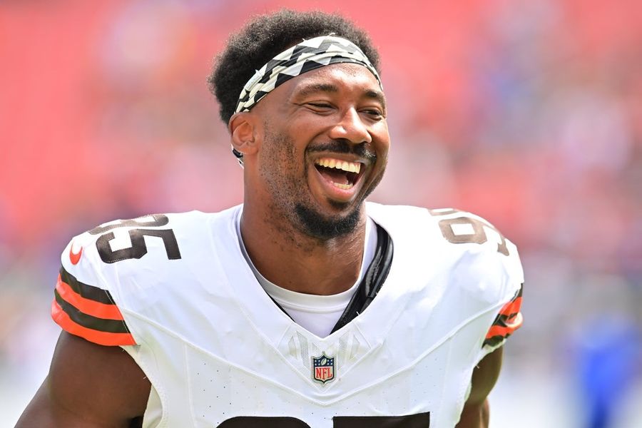Browns star DE Myles Garrett (hip) misses practice