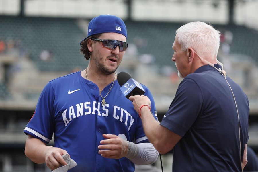 Royals look to ride offensive outburst into clash vs. White Sox  