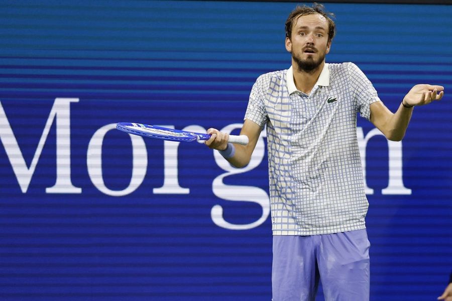 U.S. Open docks Daniil Medvedev $42,500 for conduct, equipment abuse